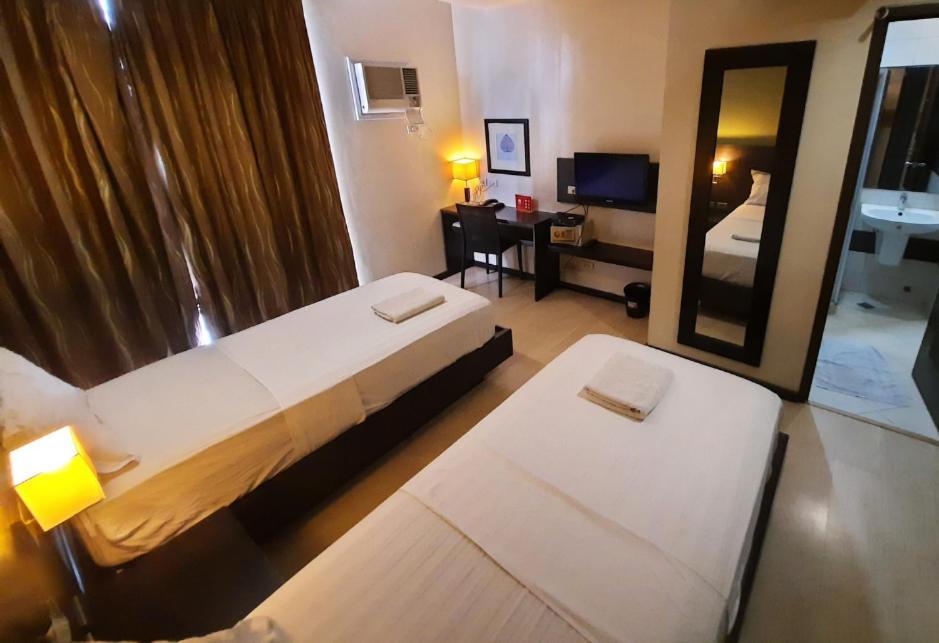 Makati Boutique Hotel Near Naia Airport Terminal 3 Edsa Pasay Cbd Makati City Dış mekan fotoğraf