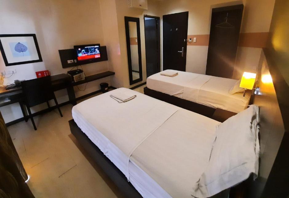 Makati Boutique Hotel Near Naia Airport Terminal 3 Edsa Pasay Cbd Makati City Dış mekan fotoğraf